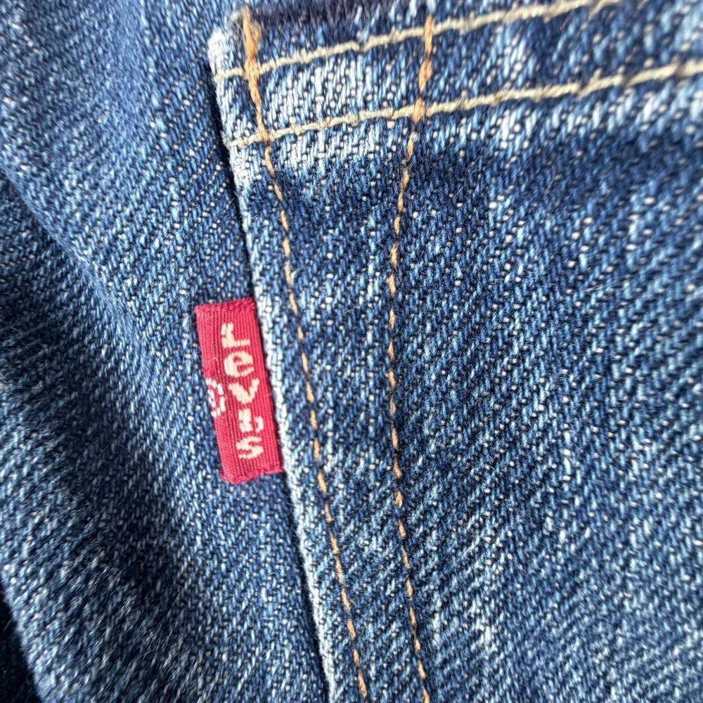 Levi's 501 Original Fit Jeans Mens 32x32 Blue Medium Wash Straight Button Fly
